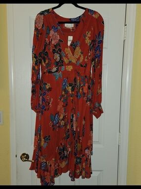 Women's Red Floral Long-Sleeve Midi Dress with V-Neck